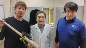 １２月２６日に藤田一也選手と京阪クリニックに訪問のアイキャッチ画像